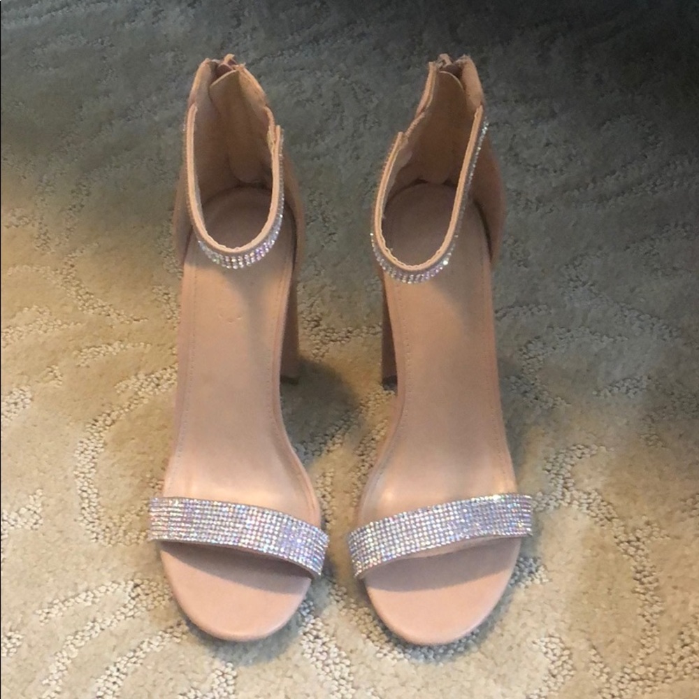 Sparkled high heels!!